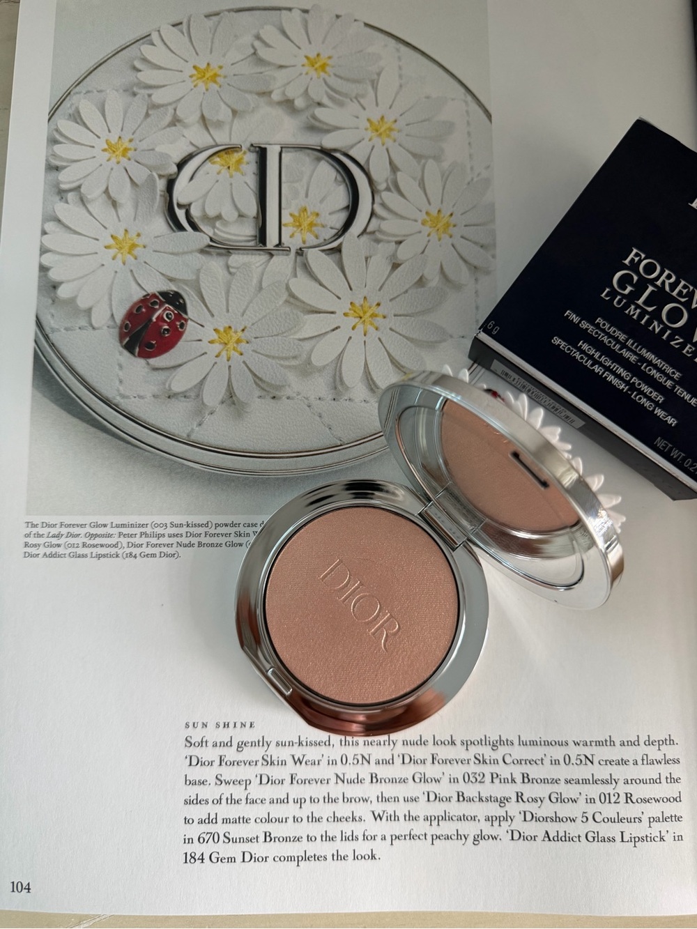 Dior White Daisy Compact with Yellow Centers - Picture 3 of 7